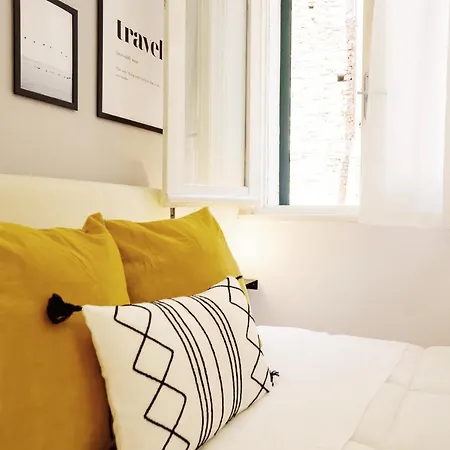 With Hydromassage Shower And Elevator *