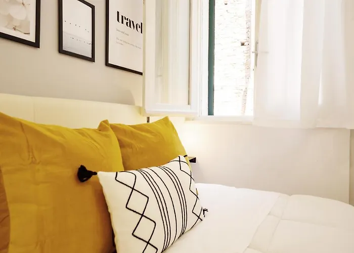 With Hydromassage Shower And Elevator *