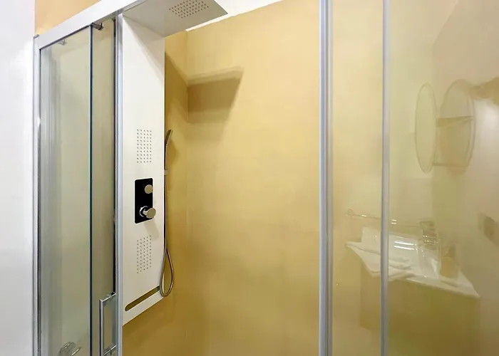 With Hydromassage Shower And Elevator * Perúgia